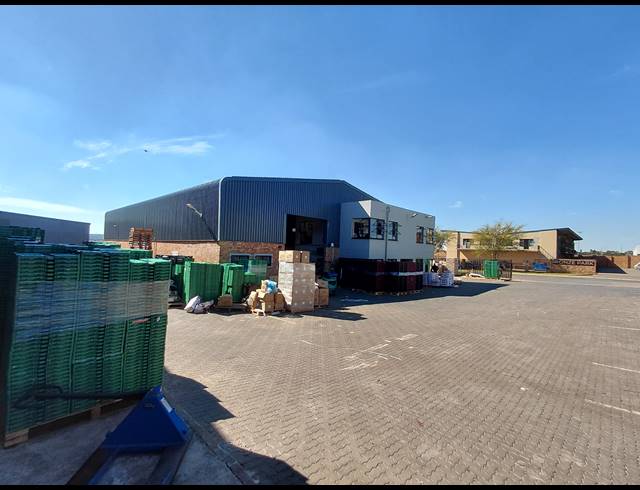 3,980M² INVESTMENT FOR SALE IN CLAYVILLE